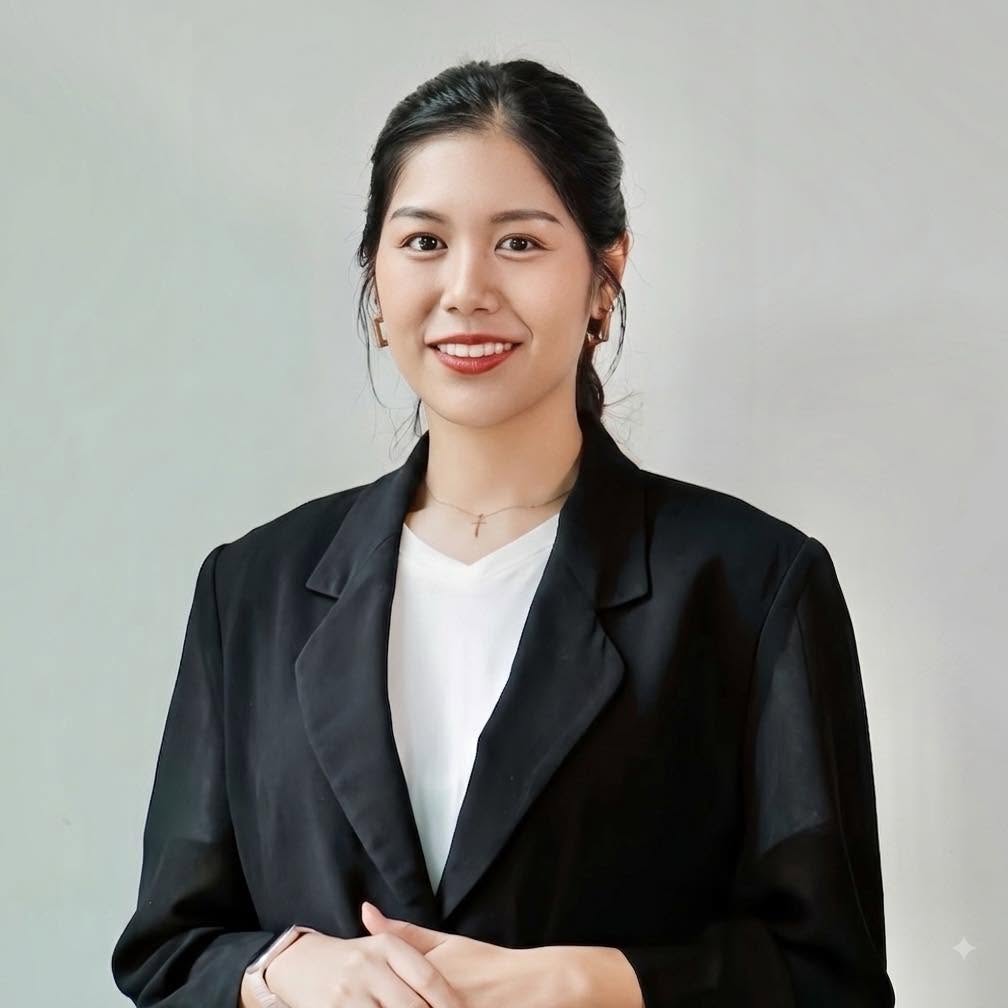 Dr Wichaya (P’Praew), maths tutor